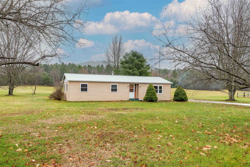 Photo of 2276 County Road, Haverhill, NH 03774 (MLS # 5070611)