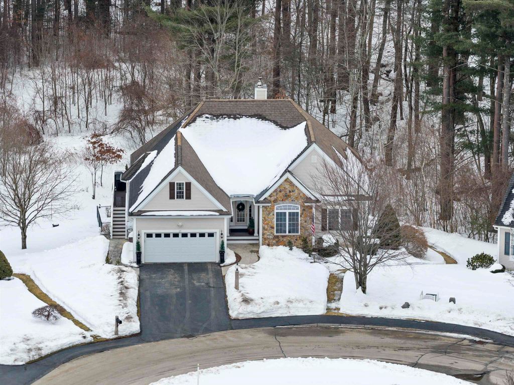 Photo of 17 Canterbury Court, Salem, NH 03079 (MLS # 5078486)