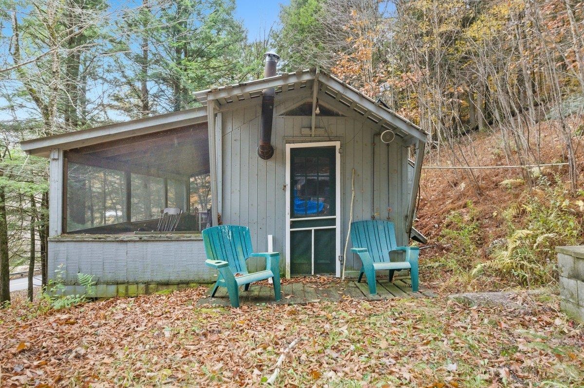 3121 Hogback Road