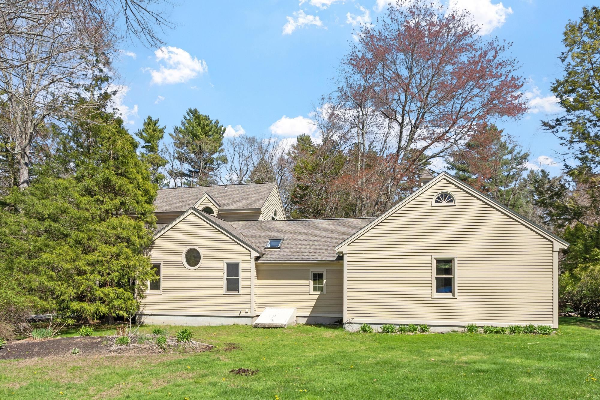 21 Peninsula Drive 21