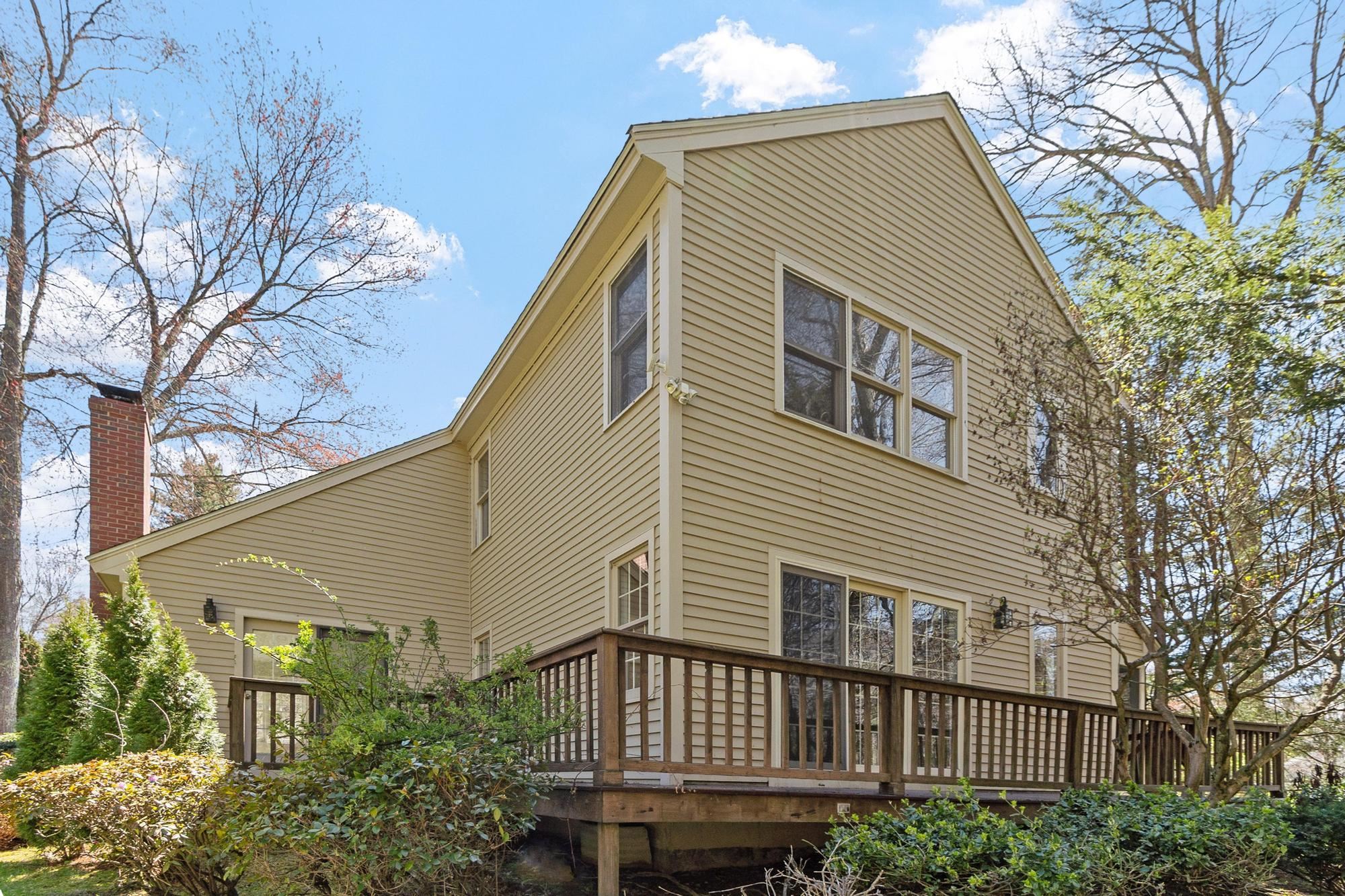 21 Peninsula Drive 21