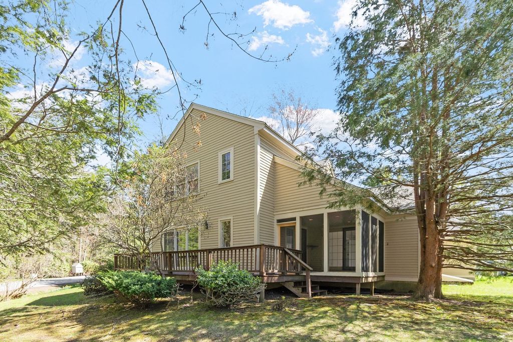Photo of 21 Peninsula Drive #21, Stratham, NH 03885 (MLS # 5087434)