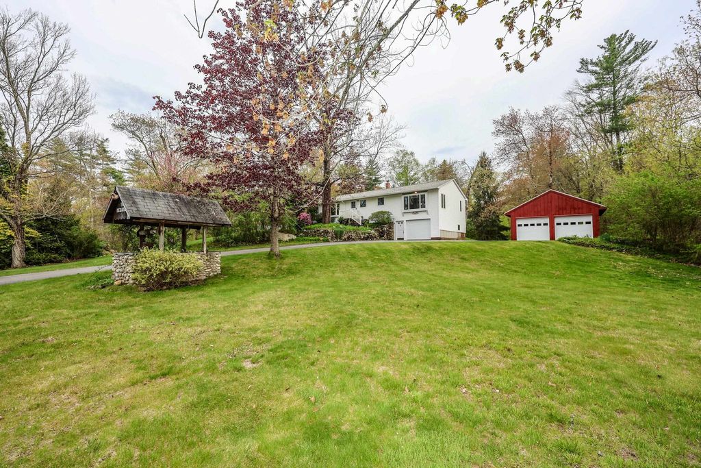 Photo of 78 Amherst Road, Merrimack, NH 03454 (MLS # 5088312)