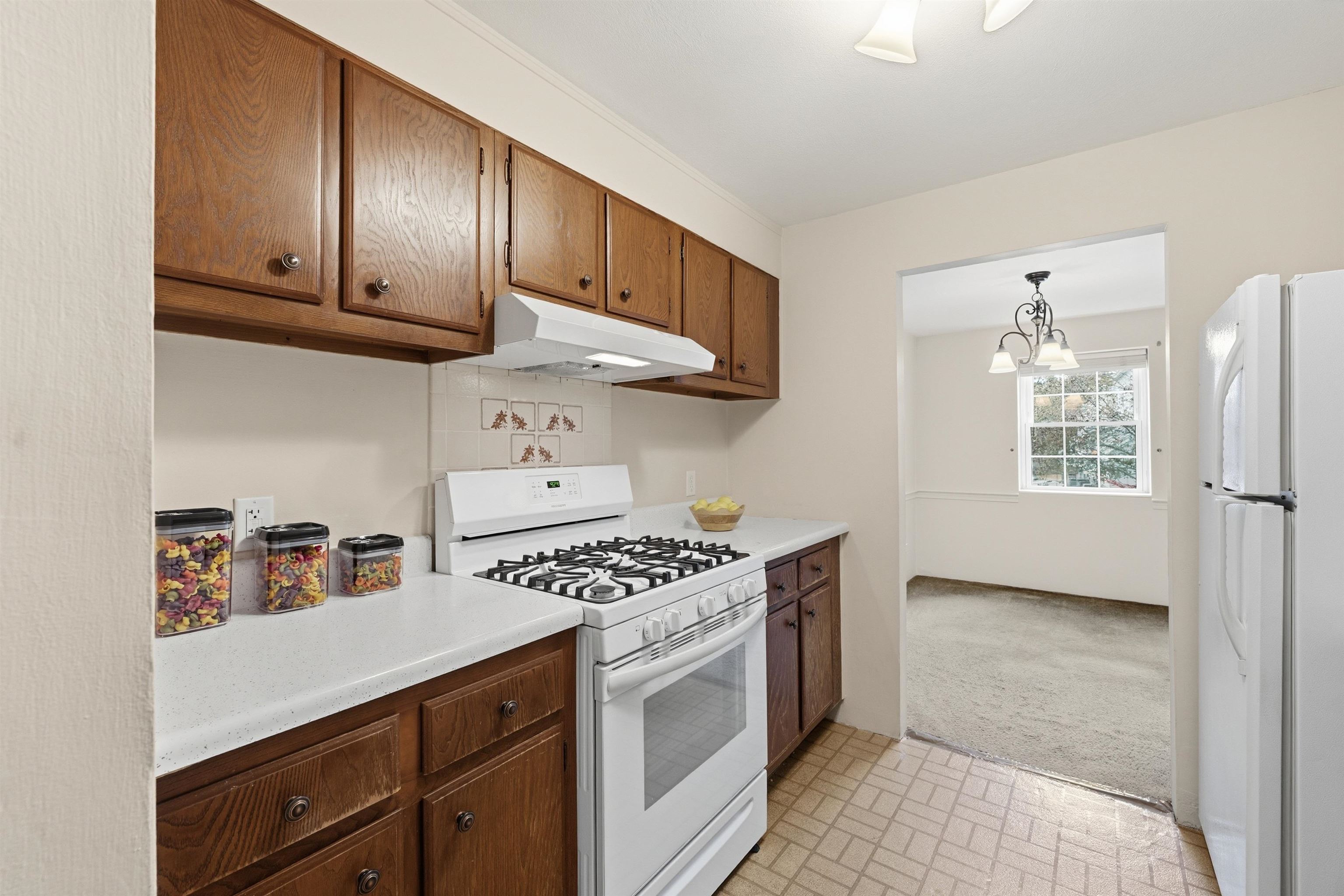 9-5 Louisburg Square 5