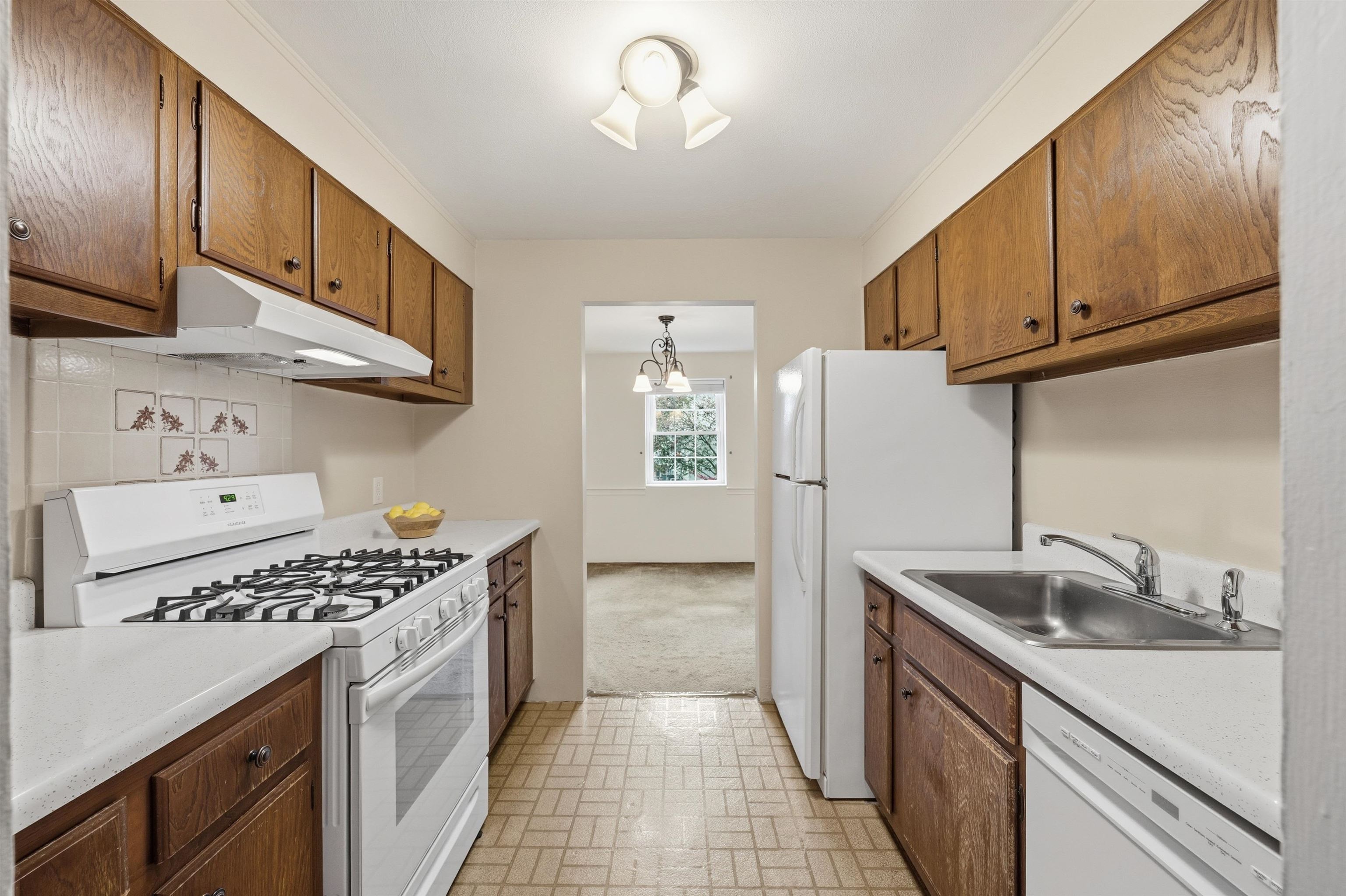 9-5 Louisburg Square 5