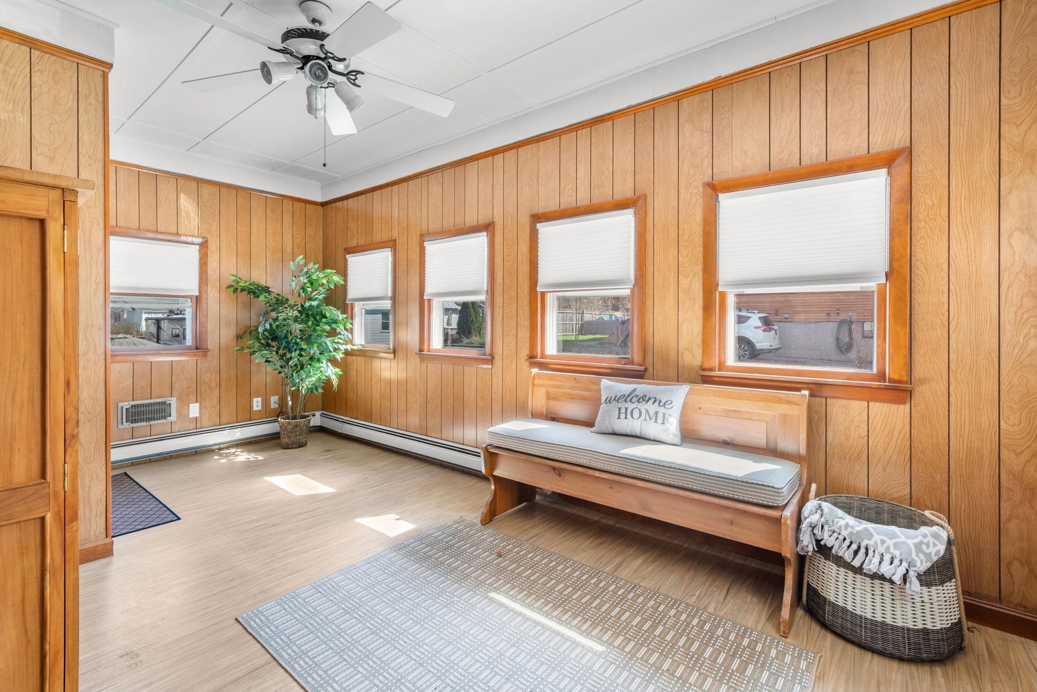 85 W Mitchell Street