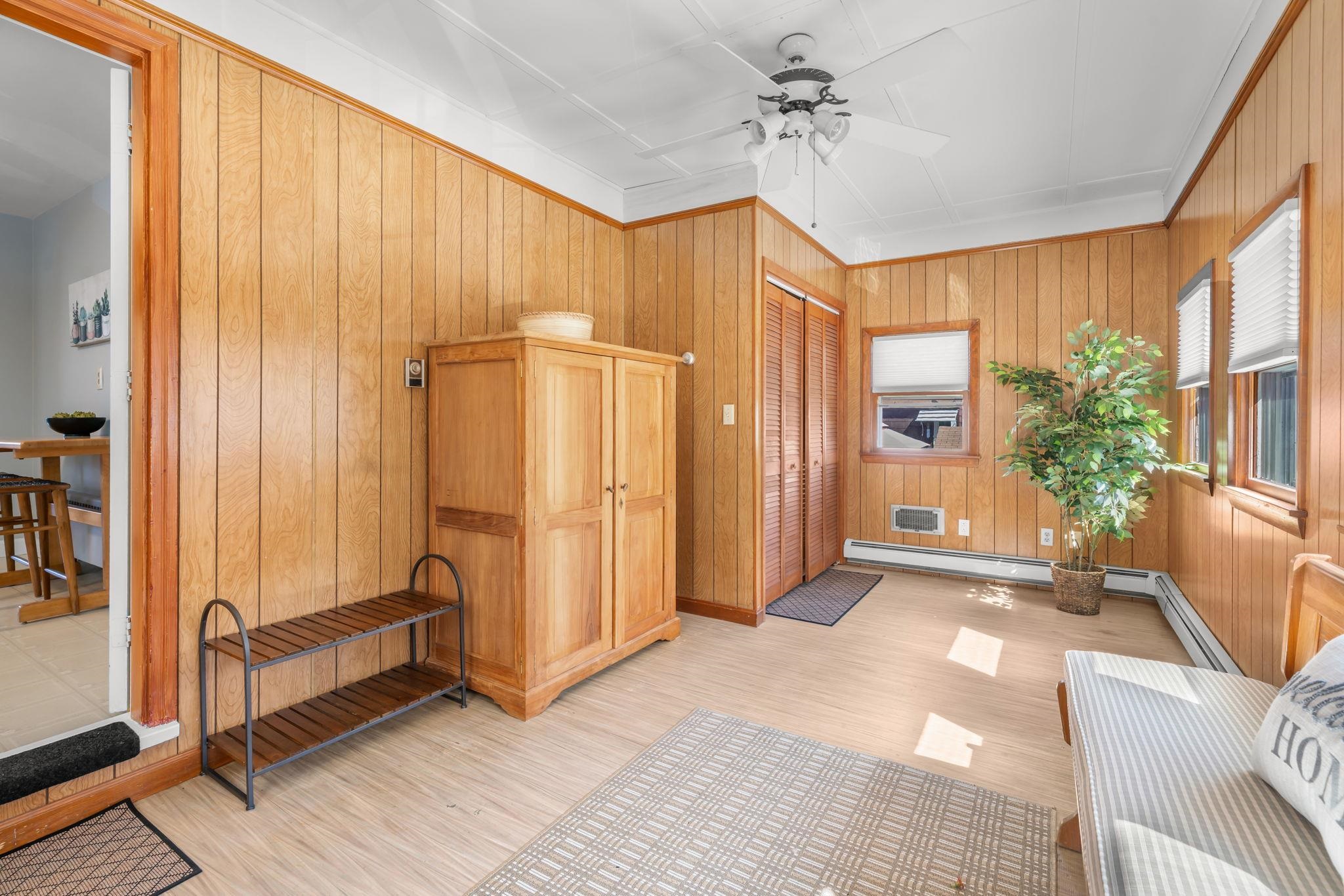 85 W Mitchell Street
