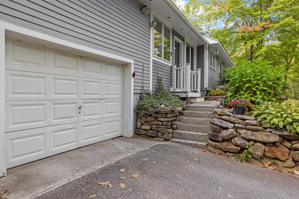 Photo of 362 Old Henniker Road, Hopkinton, NH 03229 (MLS # 5062106)