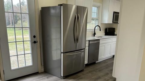 Photo of 17 Brickyard Drive, Litchfield, NH 03052 (MLS # 5038257) Photo of 17 Brickyard Drive, Litchfield, NH 03052 (MLS # 5038257)