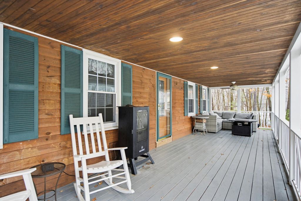 Photo of 104 Old Auburn Road, Derry, NH 03038 (MLS # 5085324)