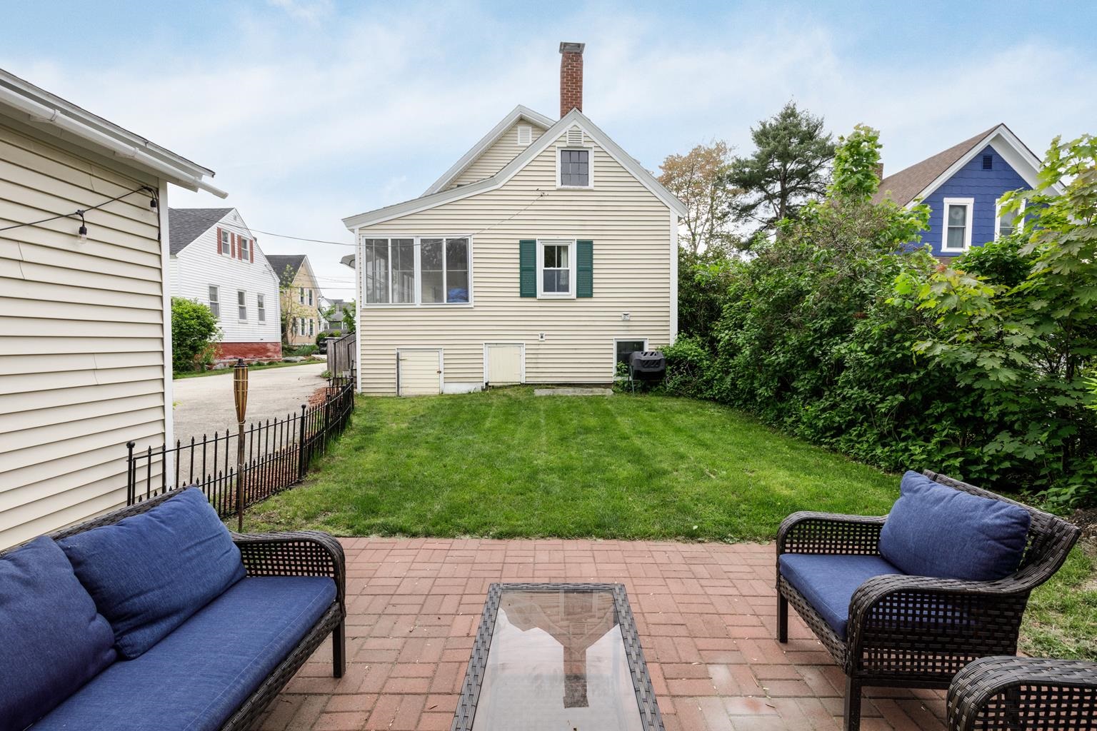 46 Laurel Street