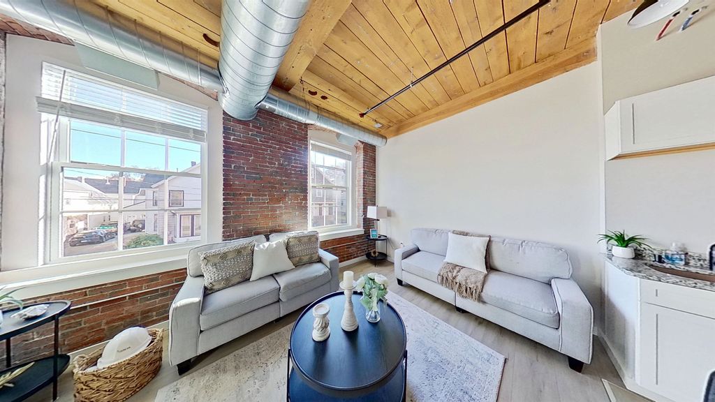 Photo of 110 East Hollis Street #320, Nashua, NH 03060 (MLS # 5088586)