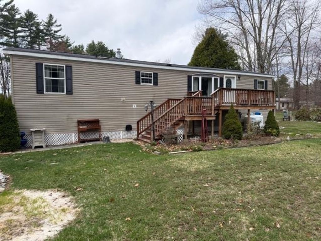 Photo of 27 Queens Lane, Epsom, NH 03234 (MLS # 5084440)