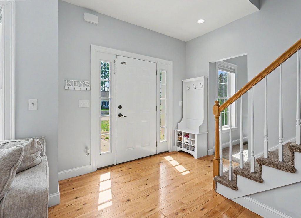 Photo of 3 Jadyns Way, Raymond, NH 03077 (MLS # 5083830)