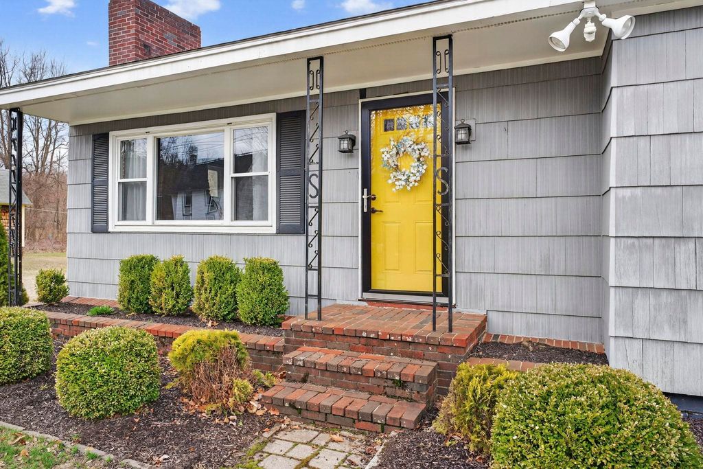 Photo of 39 Rolfe Street, Concord, NH 03303 (MLS # 5082609)