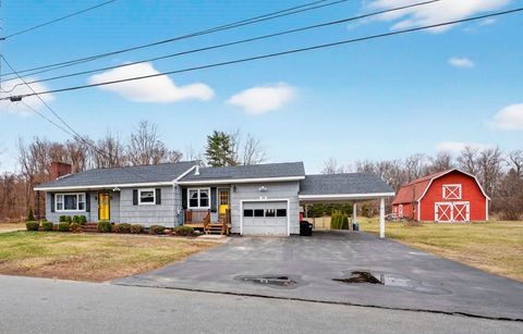 Photo of 39 Rolfe Street, Concord, NH 03303 (MLS # 5082609)