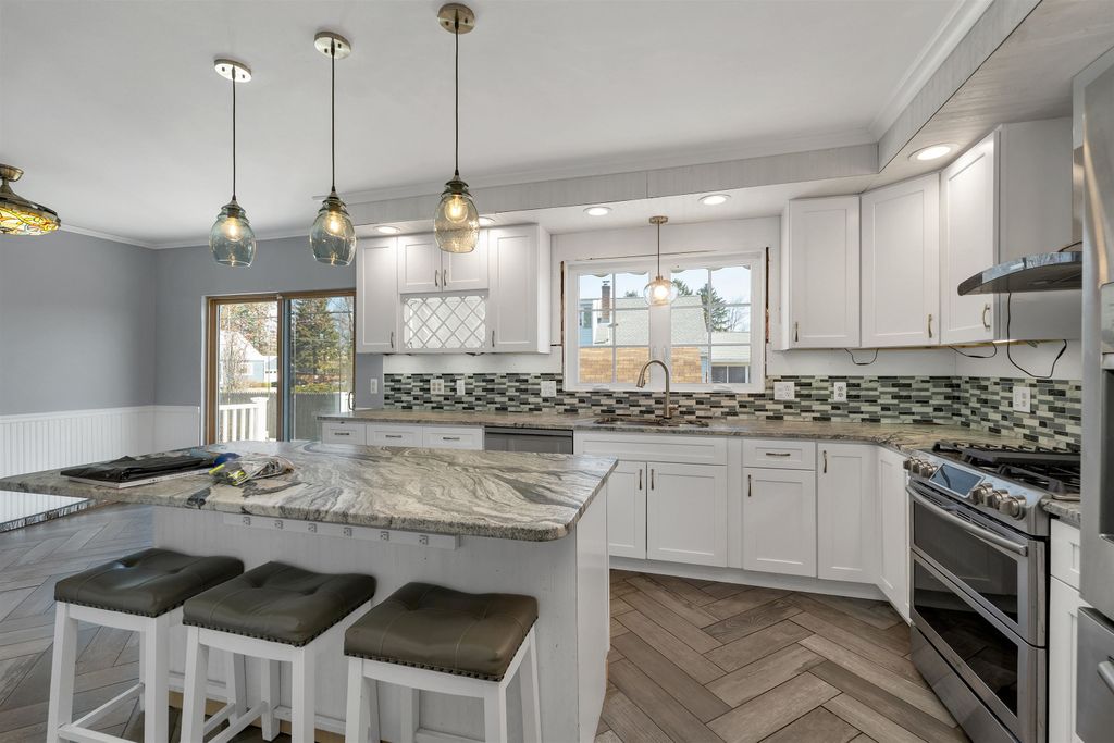 Photo of 9 Dale Street, Nashua, NH 03060 (MLS # 5082937)