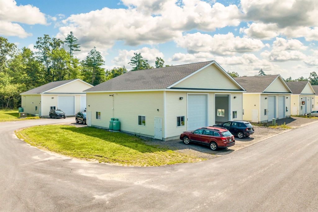 Photo of 129 Isinglass Circle #19, Barrington, NH 03825 (MLS # 5050618)
