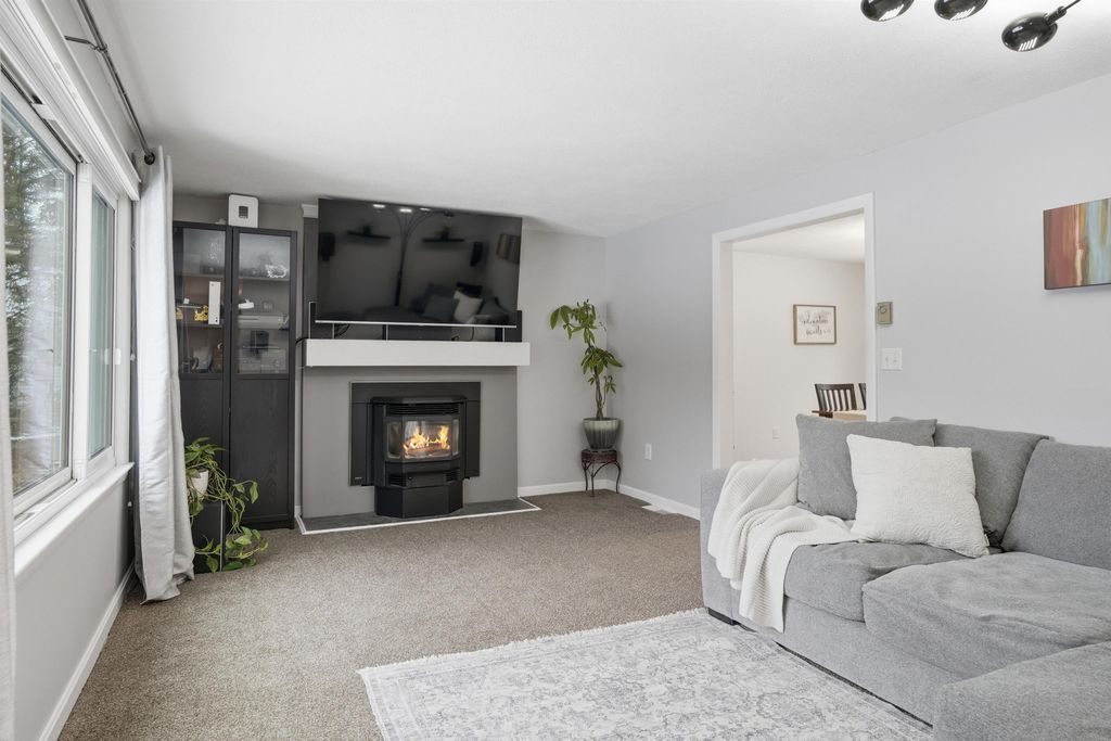 Photo of 6 Bryce Drive, Merrimack, NH 03054 (MLS # 5082973)