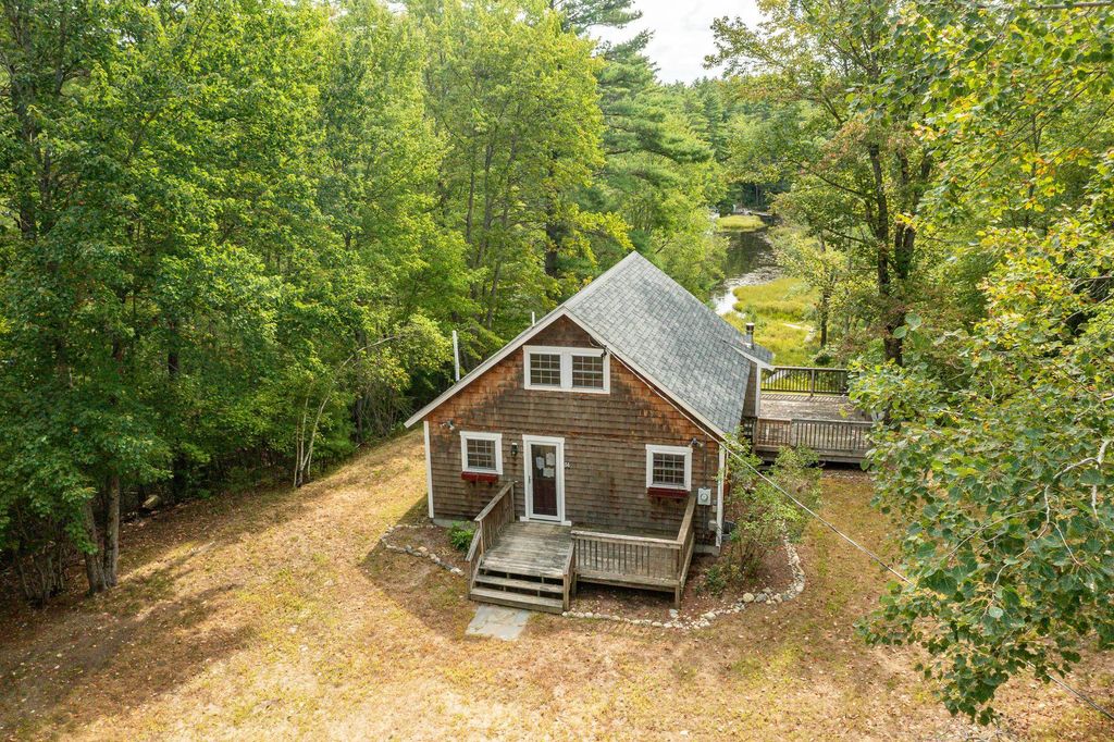 Photo of 51 Mill Pond Road, Wakefield, NH 03830 (MLS # 5055330)