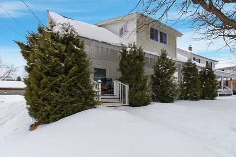 Photo of 308 Elm Street, Bennington, VT 05201 (MLS # 5076747)