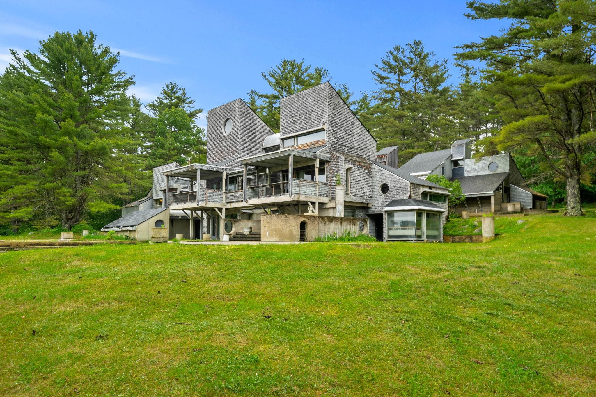 435 & 437 Avery Hill Road