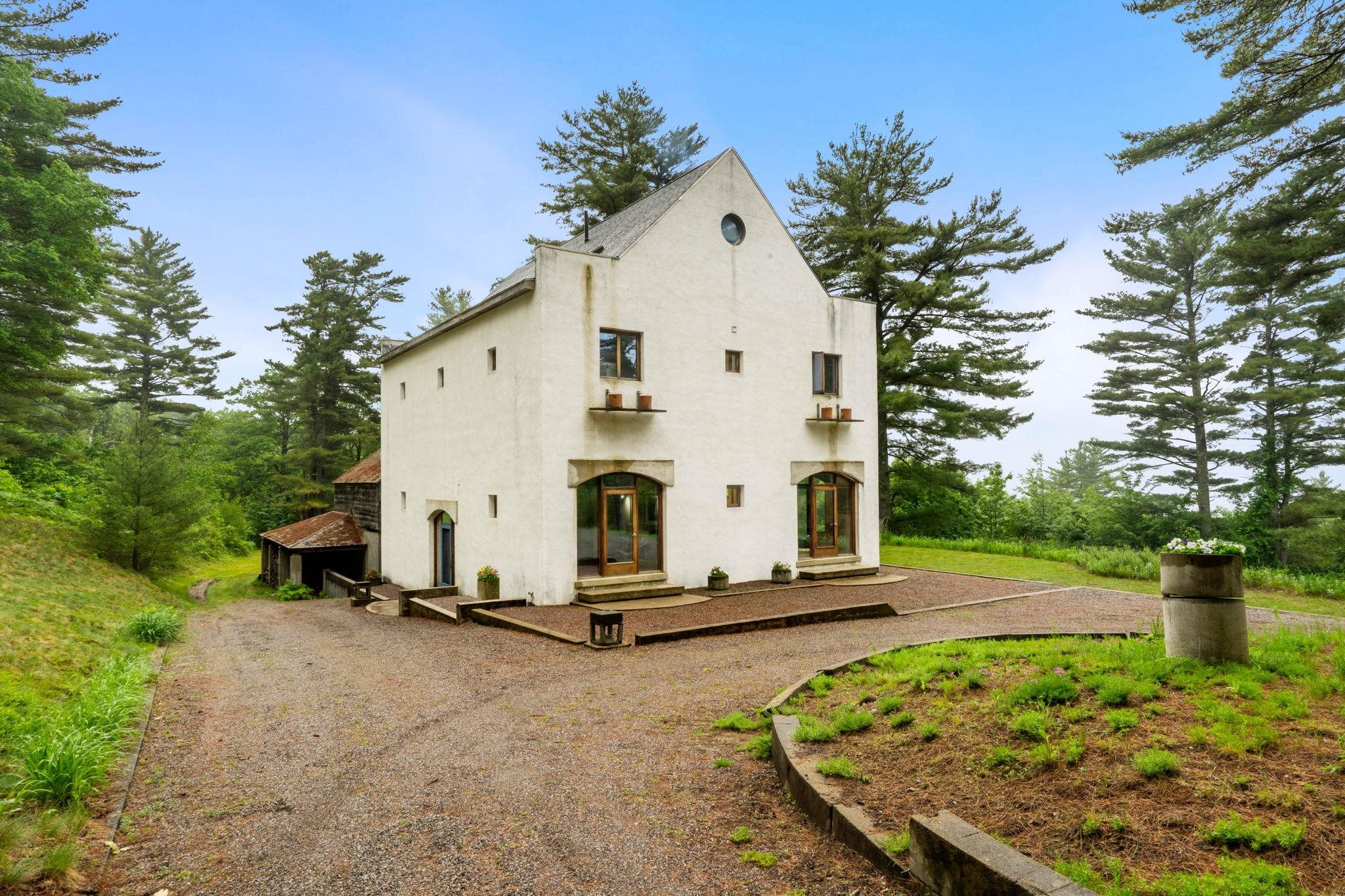 435 & 437 Avery Hill Road
