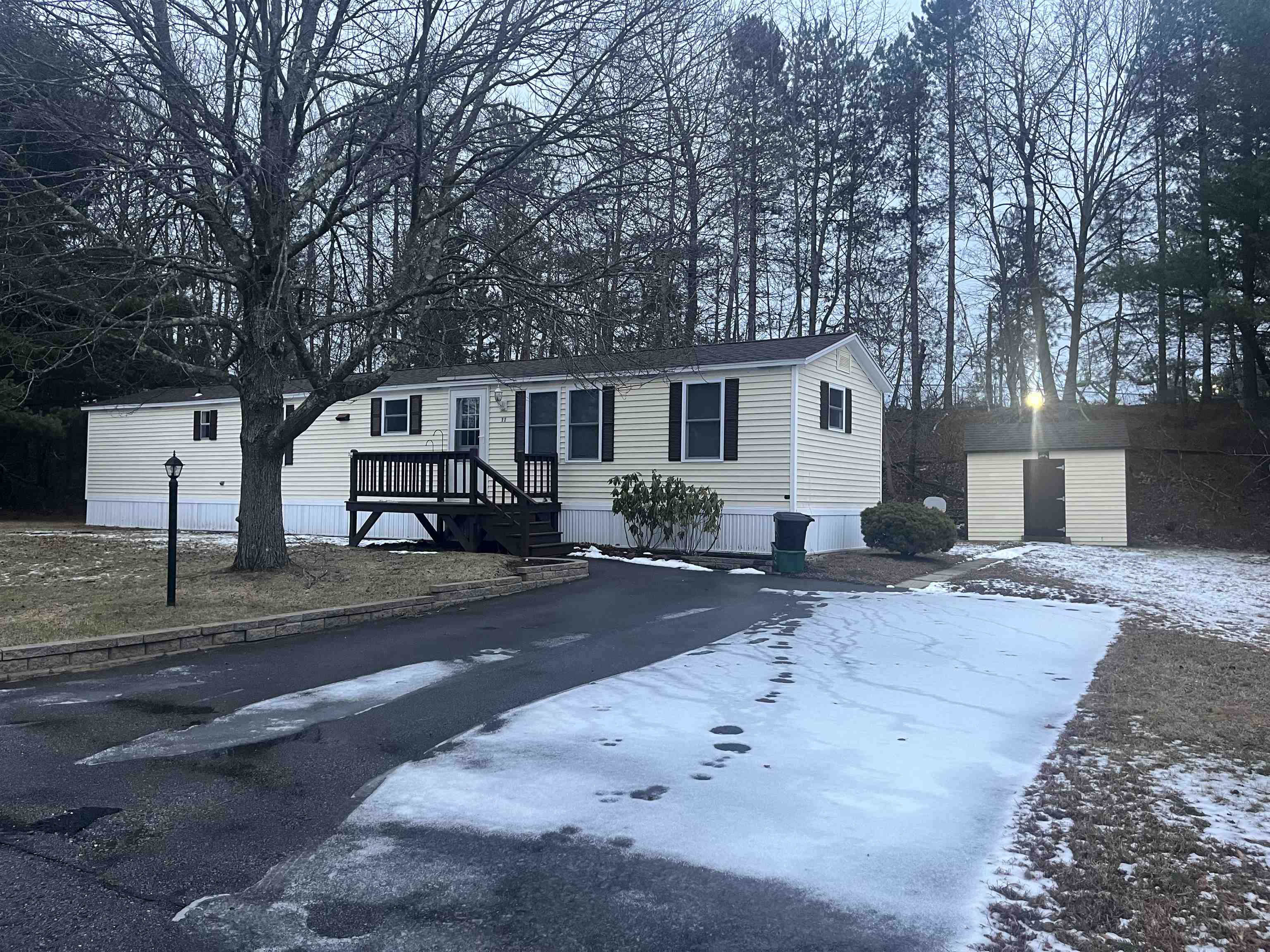 11 Stoneledge Road