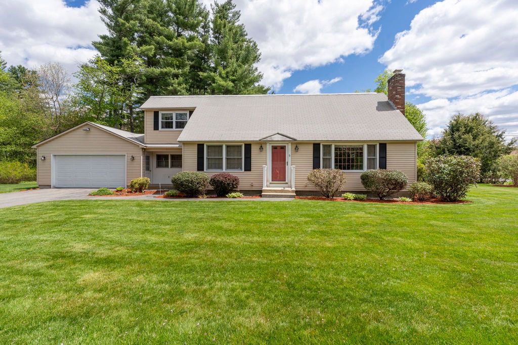 Photo of 5 Courtland Drive, Merrimack, NH 03054 (MLS # 5088706)
