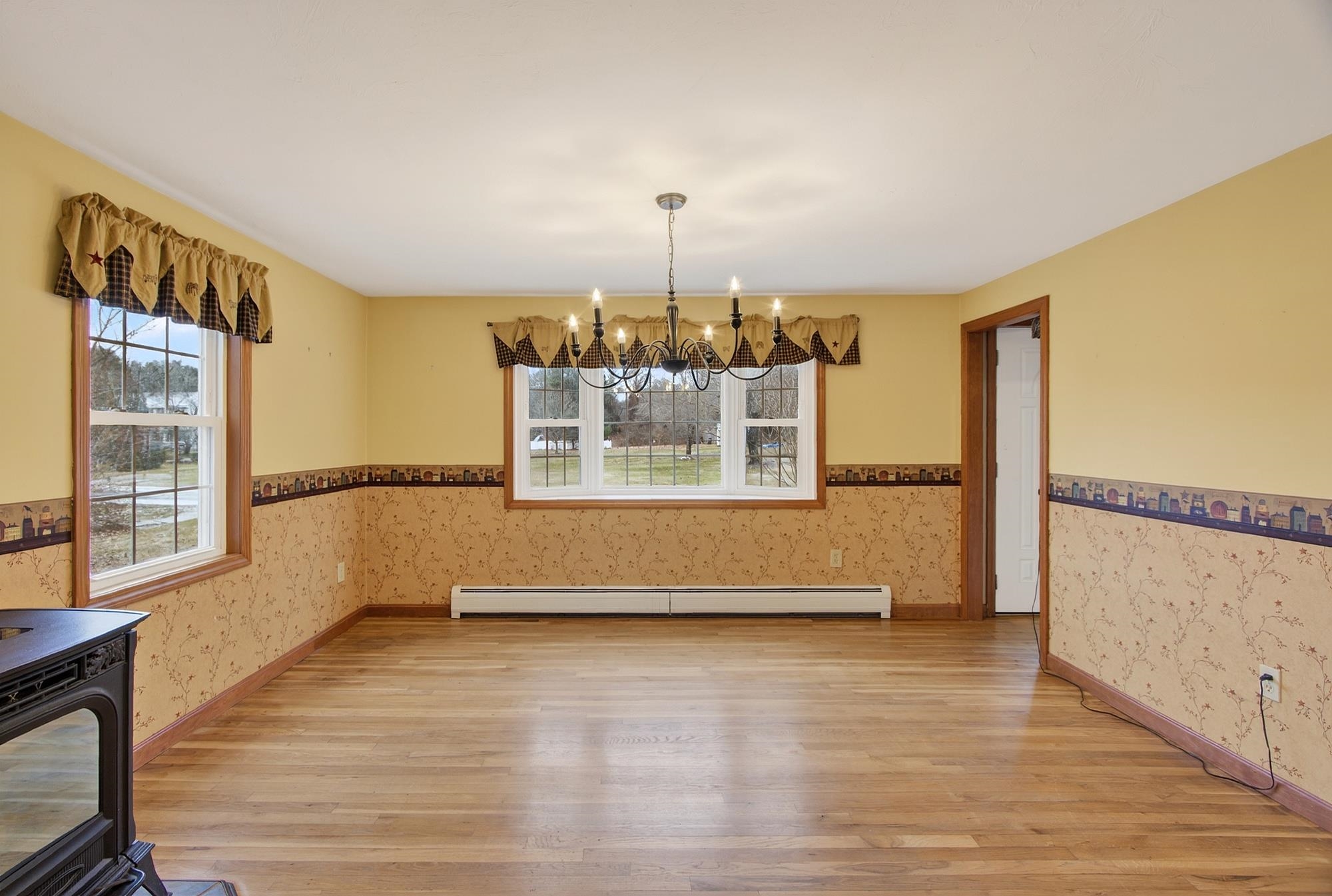 Merrimack, New Hampshire 03054, United States, 3 Bedrooms Bedrooms, ,2 BathroomsBathrooms,Residential,Pending,251562