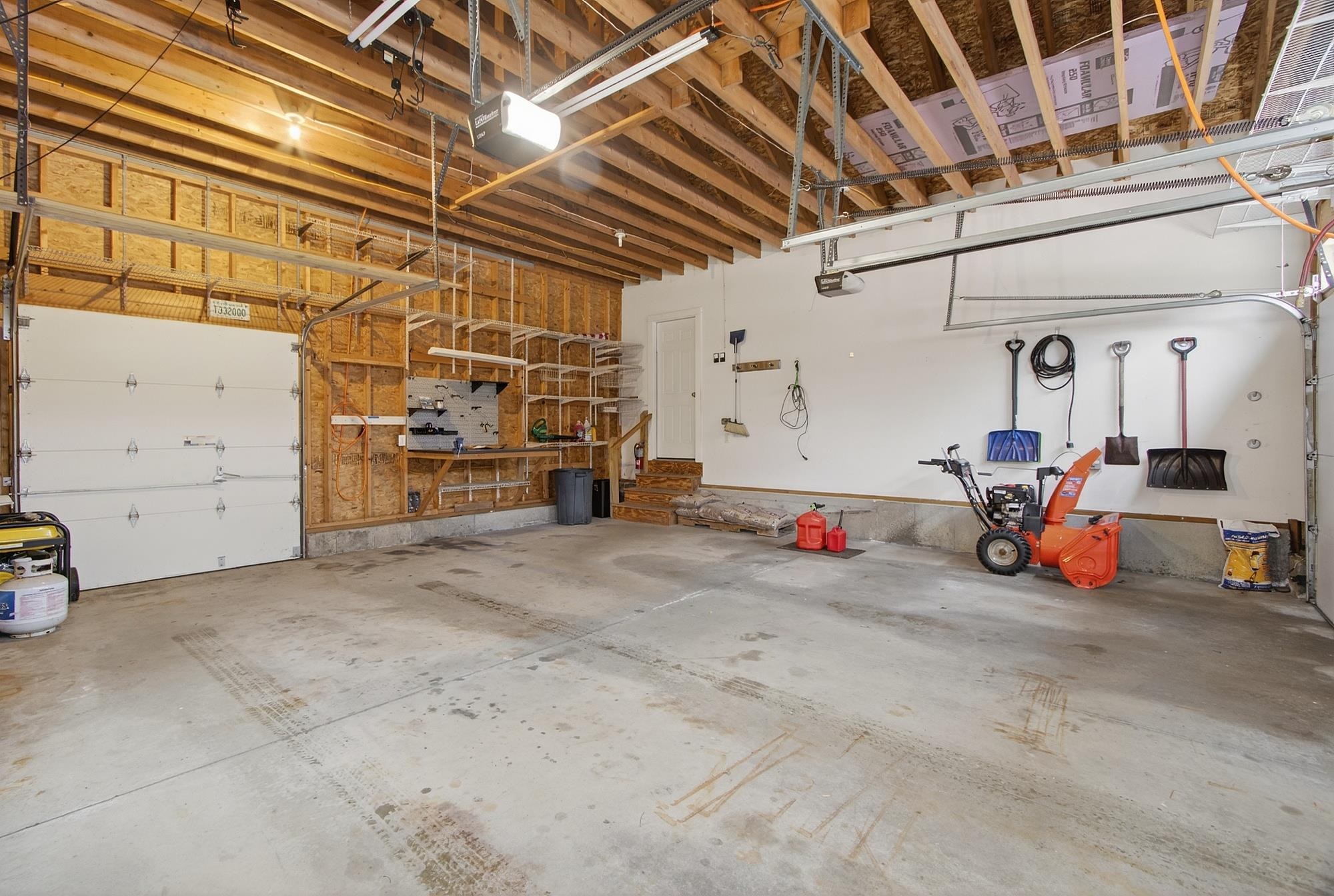 Merrimack, New Hampshire 03054, United States, 3 Bedrooms Bedrooms, ,2 BathroomsBathrooms,Residential,Pending,251562