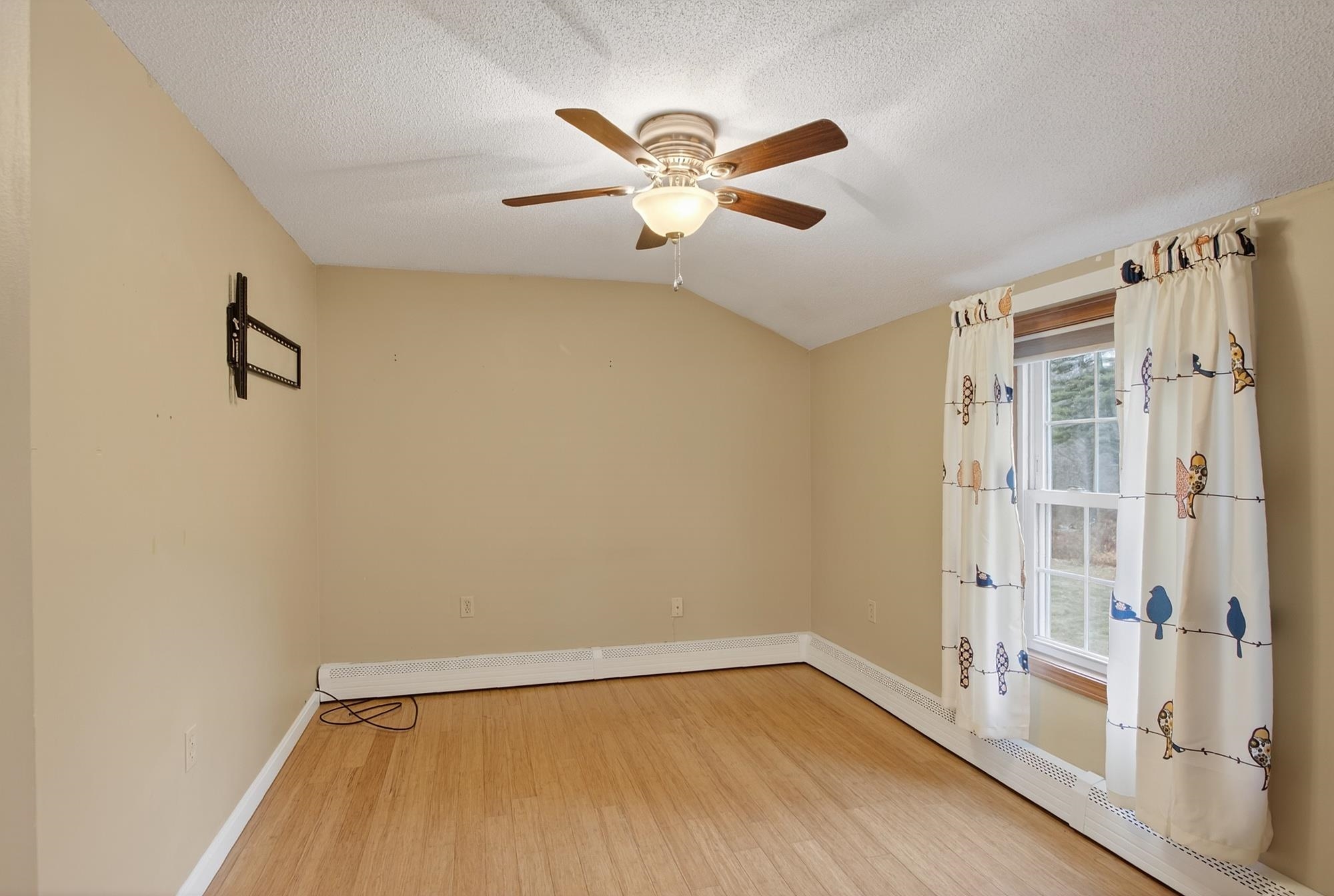 Merrimack, New Hampshire 03054, United States, 3 Bedrooms Bedrooms, ,2 BathroomsBathrooms,Residential,Pending,251562