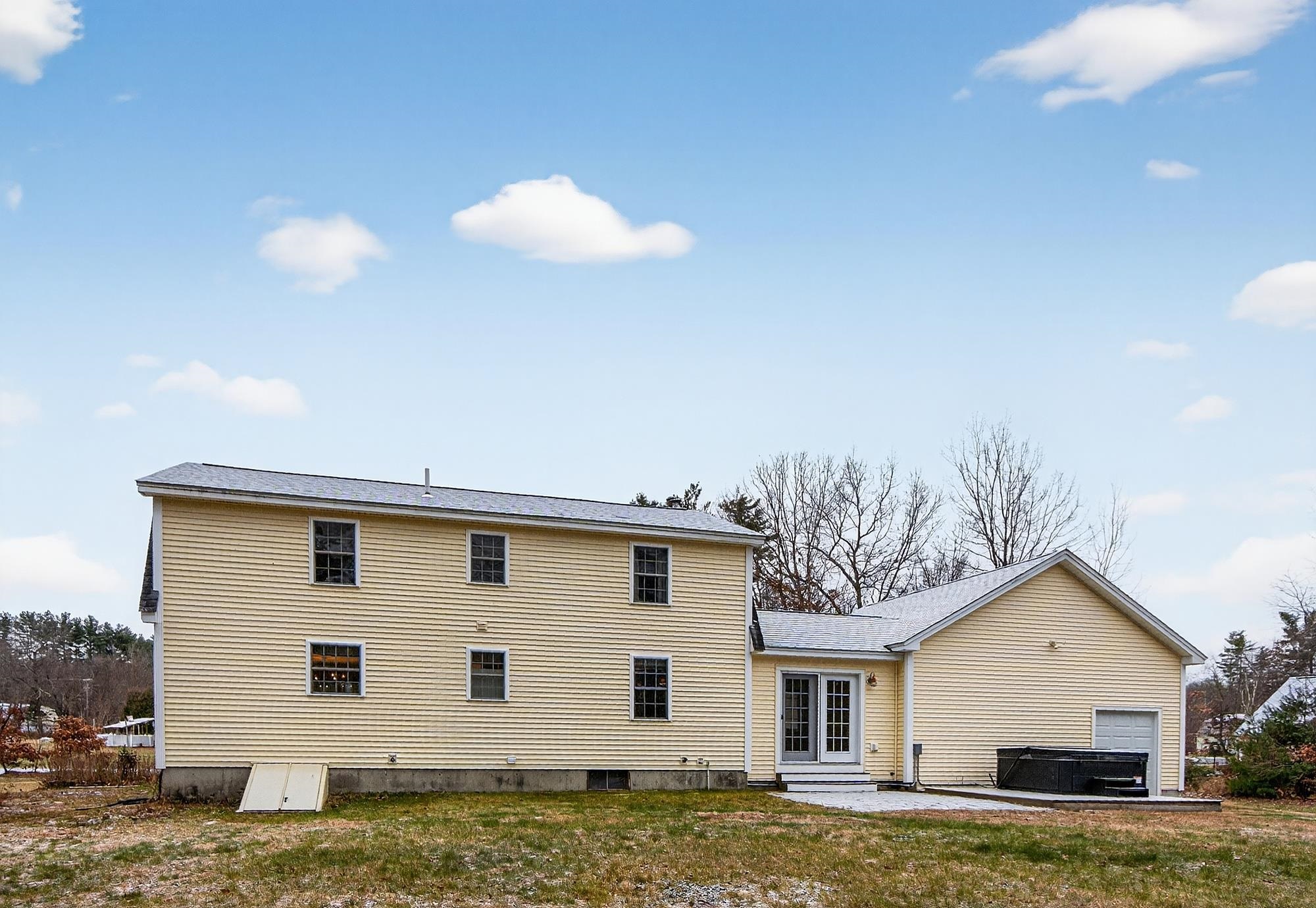 Merrimack, New Hampshire 03054, United States, 3 Bedrooms Bedrooms, ,2 BathroomsBathrooms,Residential,Pending,251562