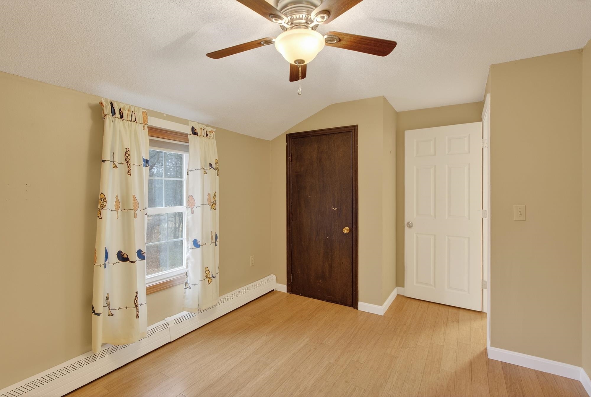 Merrimack, New Hampshire 03054, United States, 3 Bedrooms Bedrooms, ,2 BathroomsBathrooms,Residential,Pending,251562