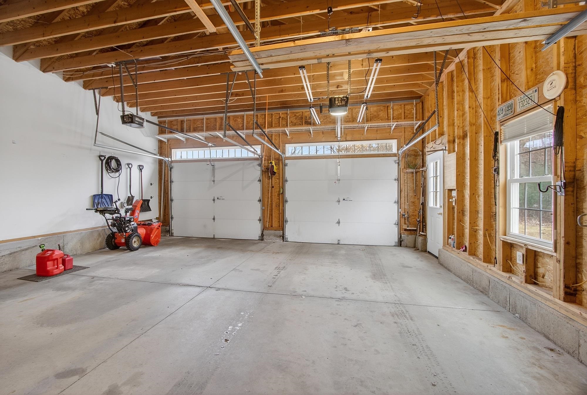 Merrimack, New Hampshire 03054, United States, 3 Bedrooms Bedrooms, ,2 BathroomsBathrooms,Residential,Pending,251562