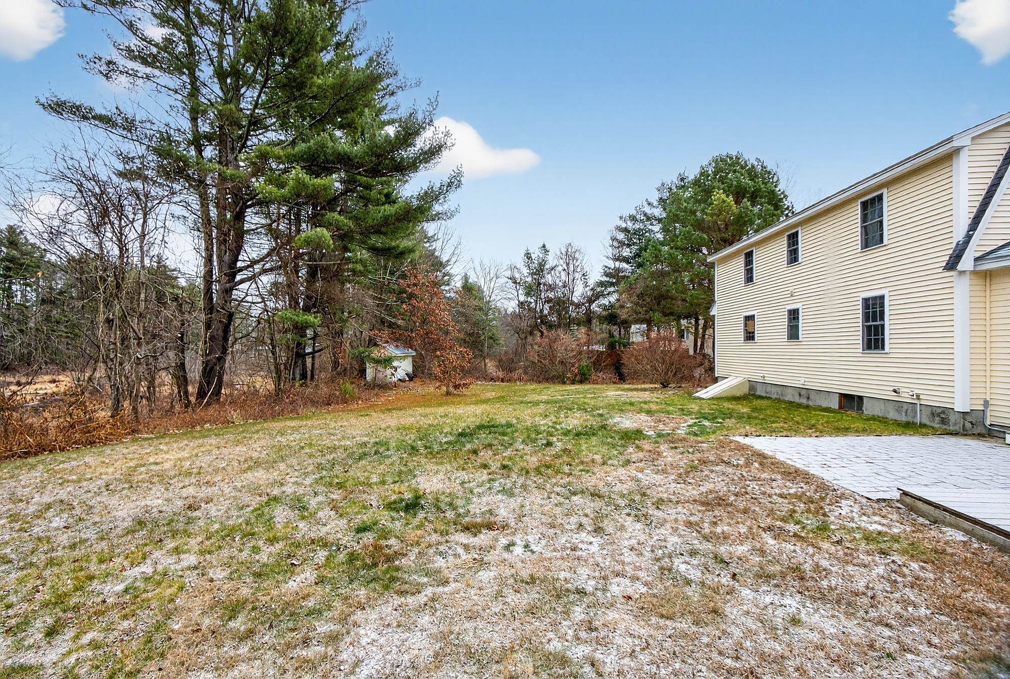Merrimack, New Hampshire 03054, United States, 3 Bedrooms Bedrooms, ,2 BathroomsBathrooms,Residential,Pending,251562