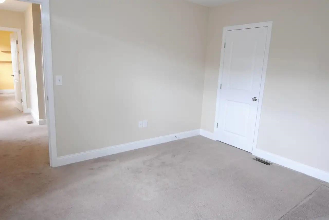 Nashua, New Hampshire 03062, United States, 4 Bedrooms Bedrooms, ,2 BathroomsBathrooms,Residential,Active,141474