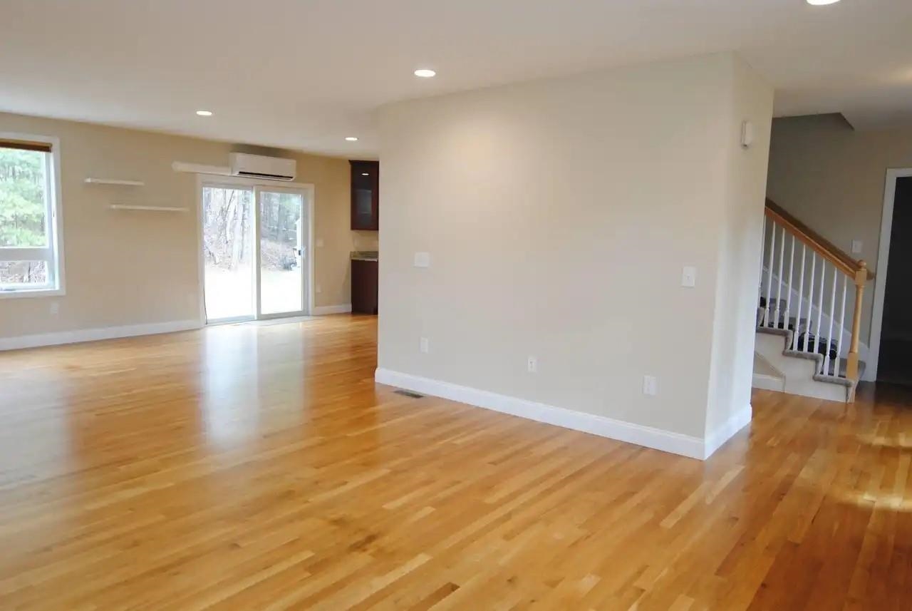 Nashua, New Hampshire 03062, United States, 4 Bedrooms Bedrooms, ,2 BathroomsBathrooms,Residential,Active,141474