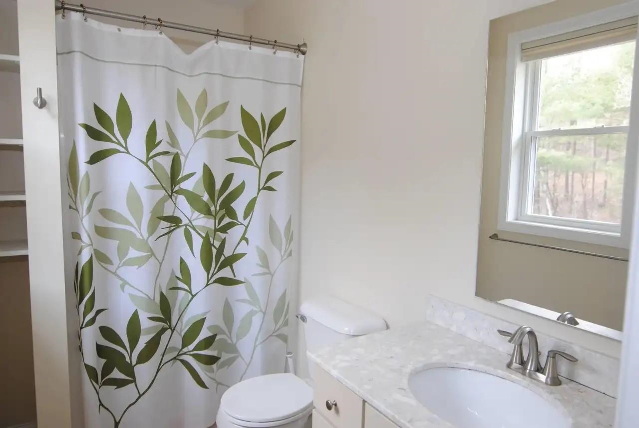 Nashua, New Hampshire 03062, United States, 4 Bedrooms Bedrooms, ,2 BathroomsBathrooms,Residential,Active,141474