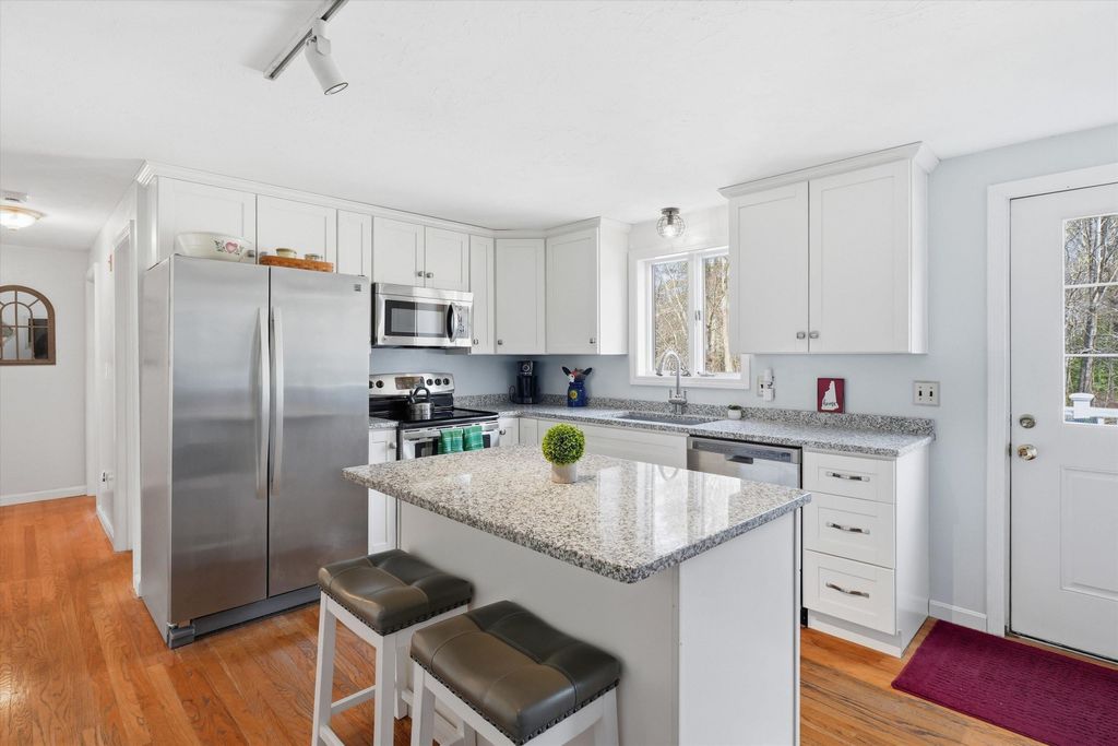 Photo of 87 Overledge Extension, Derry, NH 03038 (MLS # 5081560)