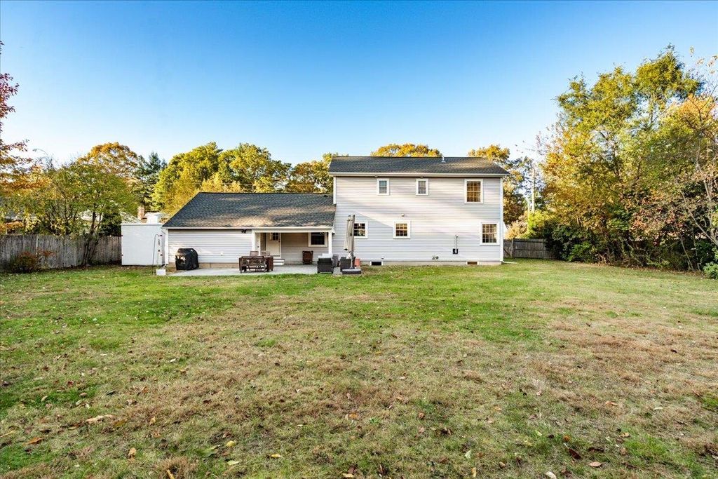 Photo of 11 Palomino Lane, Bedford, NH 03110 (MLS # 5066832)