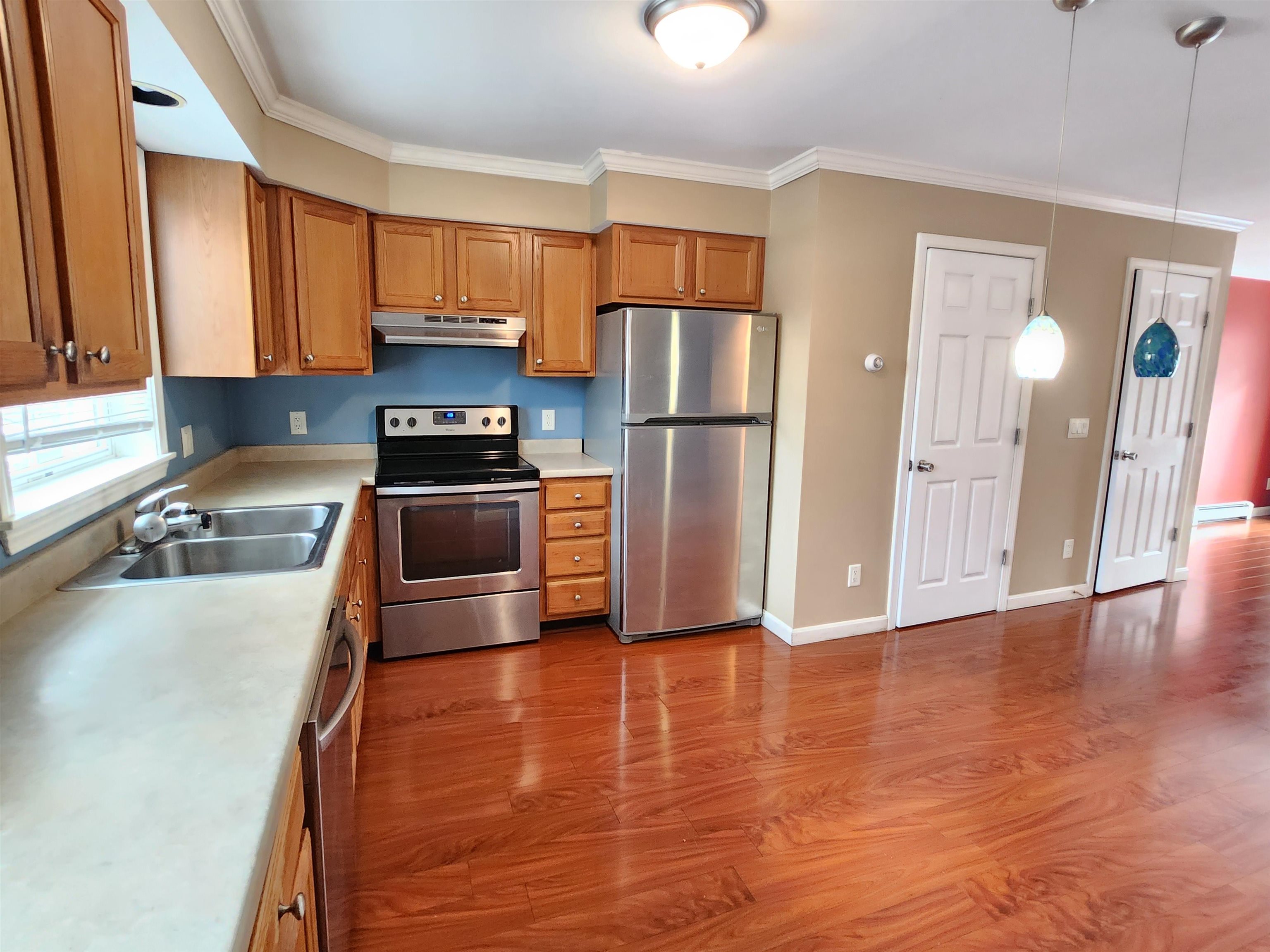 1029 S Mammoth Road 36