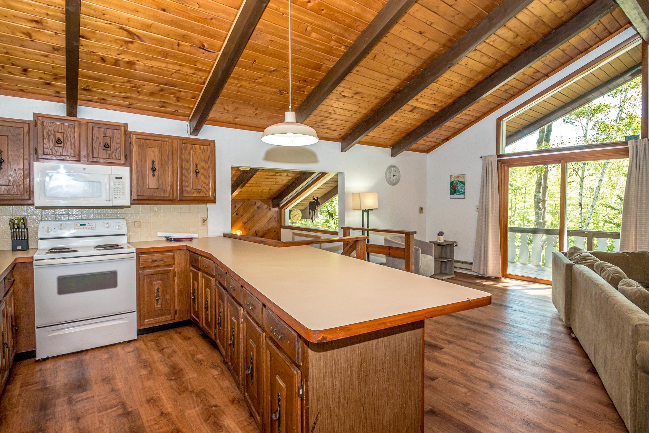 25 Linderhof Strauss Road