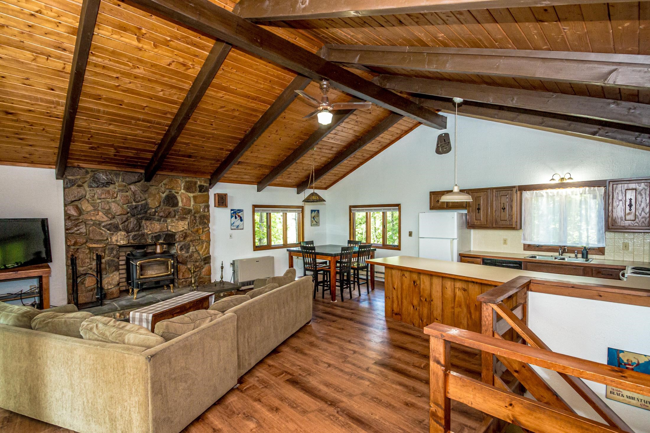 25 Linderhof Strauss Road