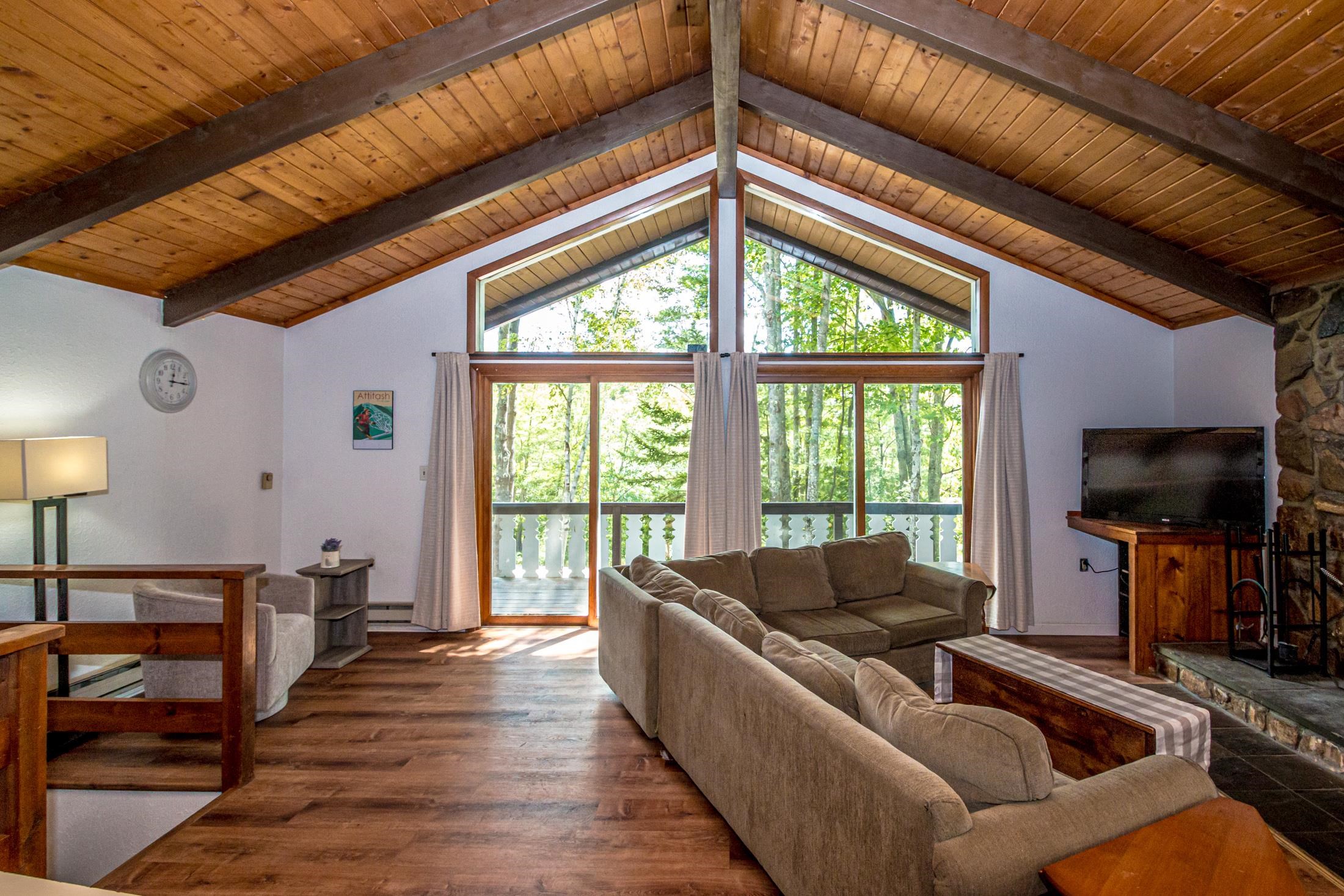 25 Linderhof Strauss Road