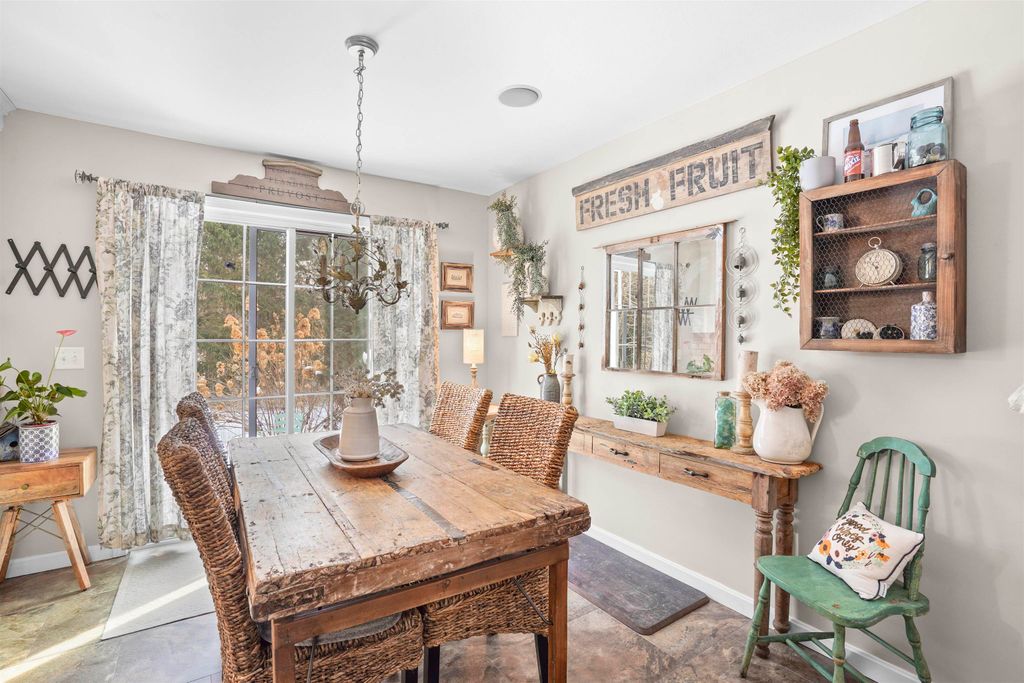 Photo of 13 Mulberry Lane, Amherst, NH 03031 (MLS # 5079858)