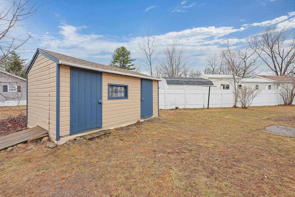 Photo of 5 Cottonwood Lane, Merrimack, NH 03054 (MLS # 5082123)