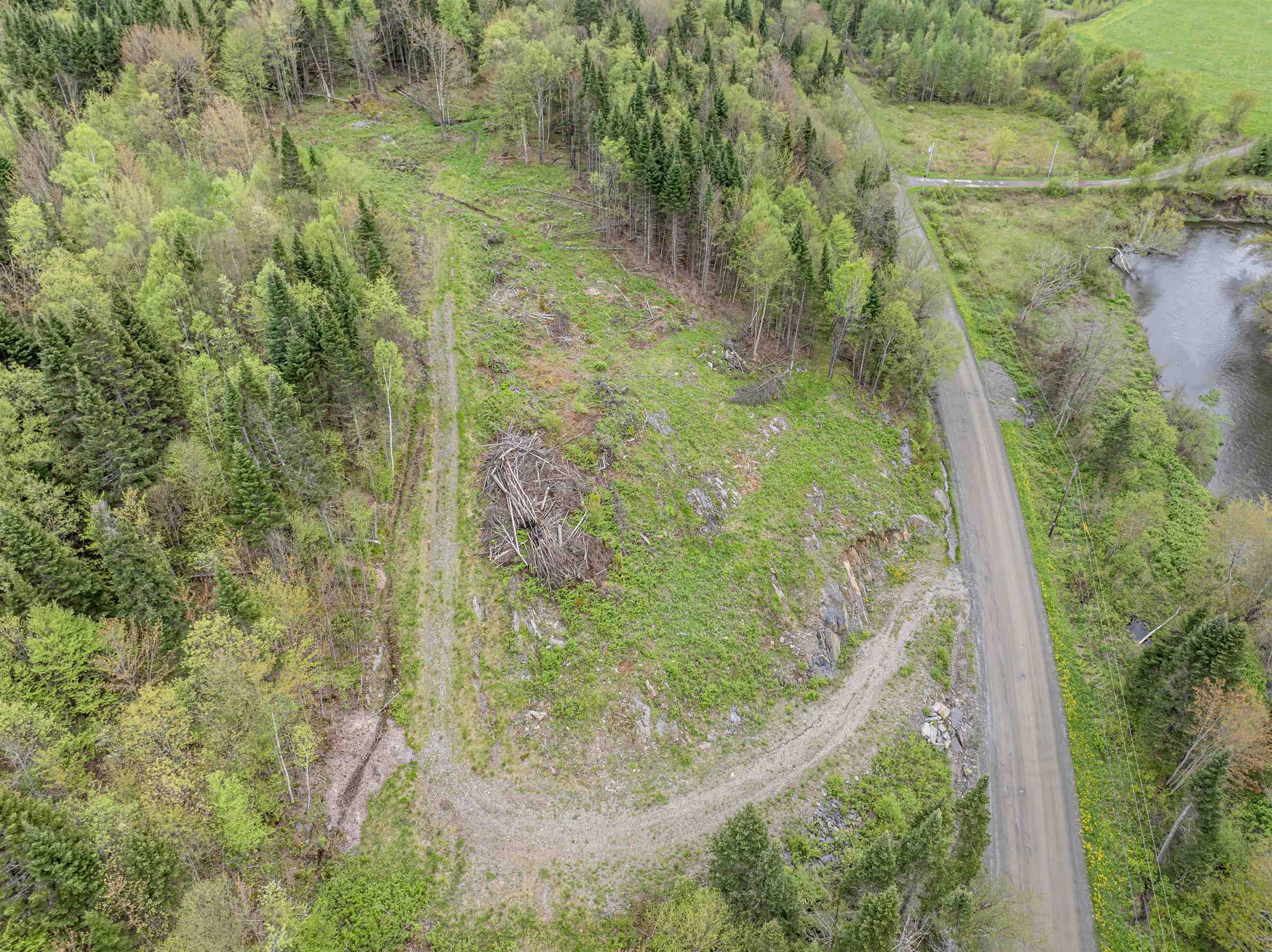 - Halls Stream Road