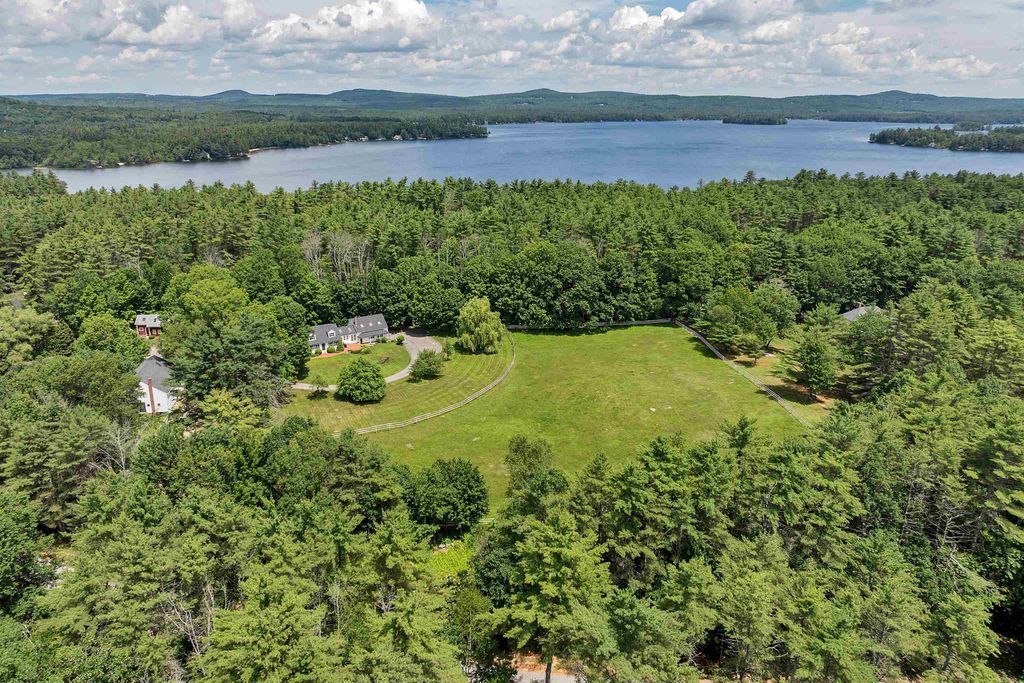 Photo of 108 Whitten Neck Road, Wolfeboro, NH 03894 (MLS # 5086791)