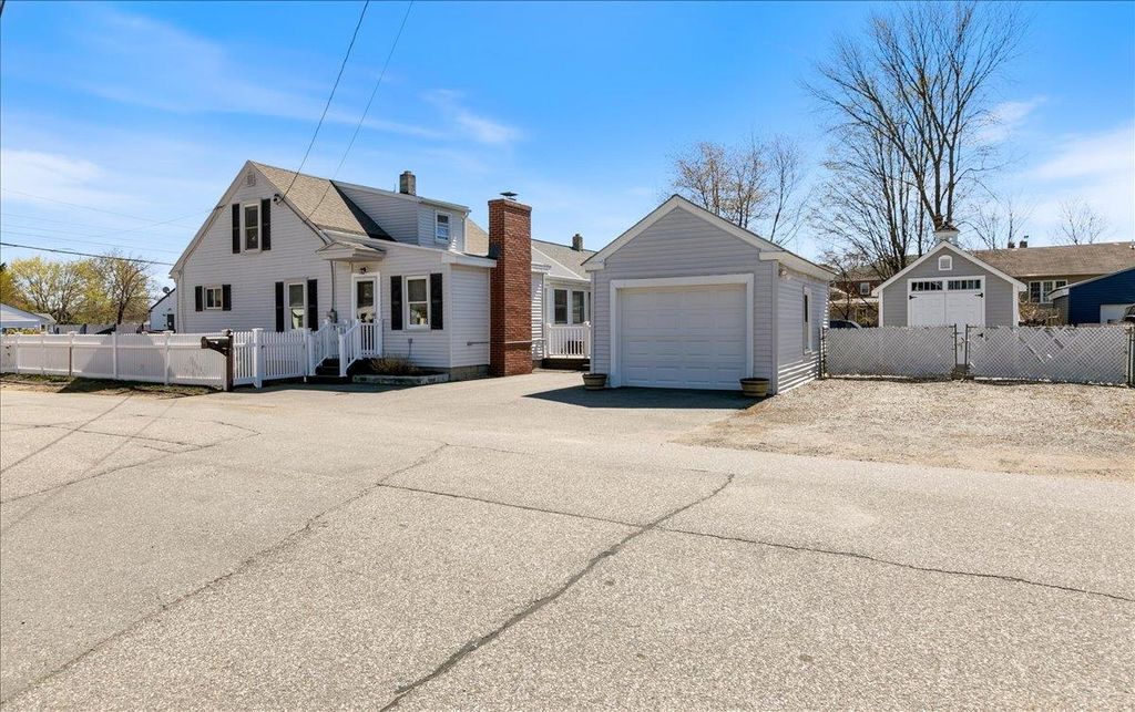 Photo of 648 Mast Road, Goffstown, NH 03045 (MLS # 5086139)